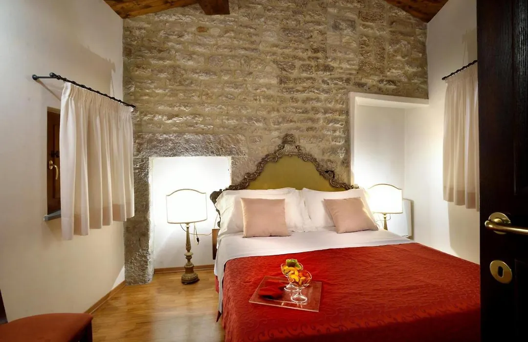 hotel dei consoli-1